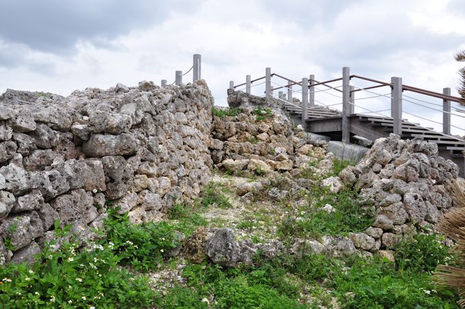 具志川城～沖縄県糸満市～ 具志川城～沖縄県糸満市～ 裏辺研究所「日本の城」